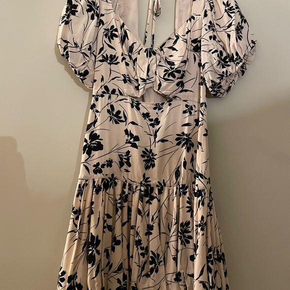 ASTR MINI DRESS SIZE S ⭐️ BLK/WHT - Picture 4 of 4